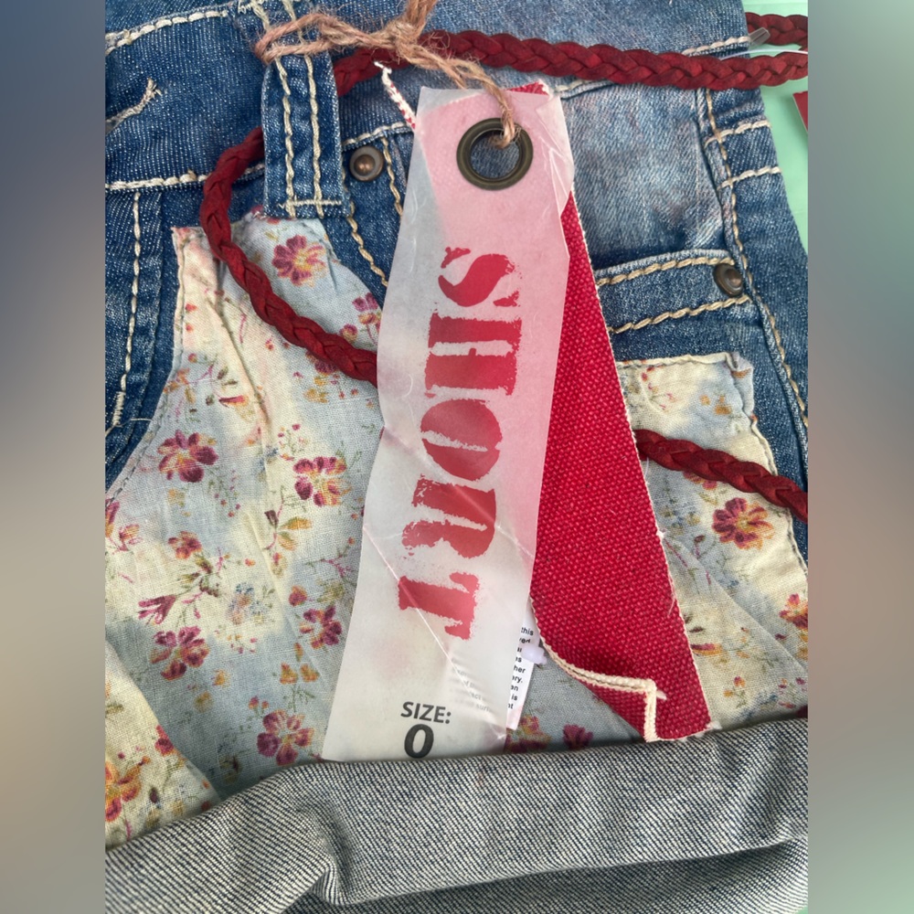 LOW RISE 1st KISS Floral Denim Women's Shorts SIZE 0 JUNIORS NWT - Picture 5 of 15